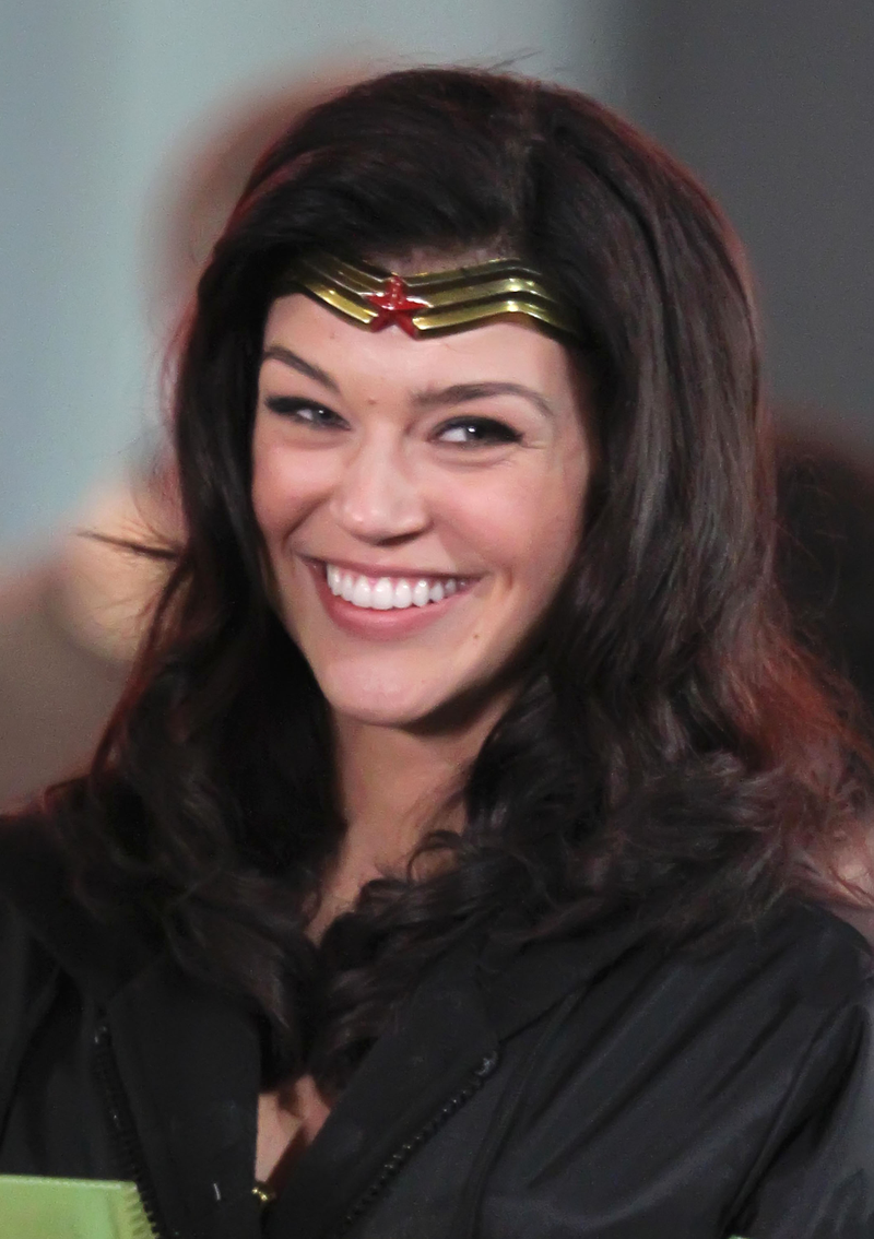 Illustration for article titled See the new and improved Wonder Woman costume in action